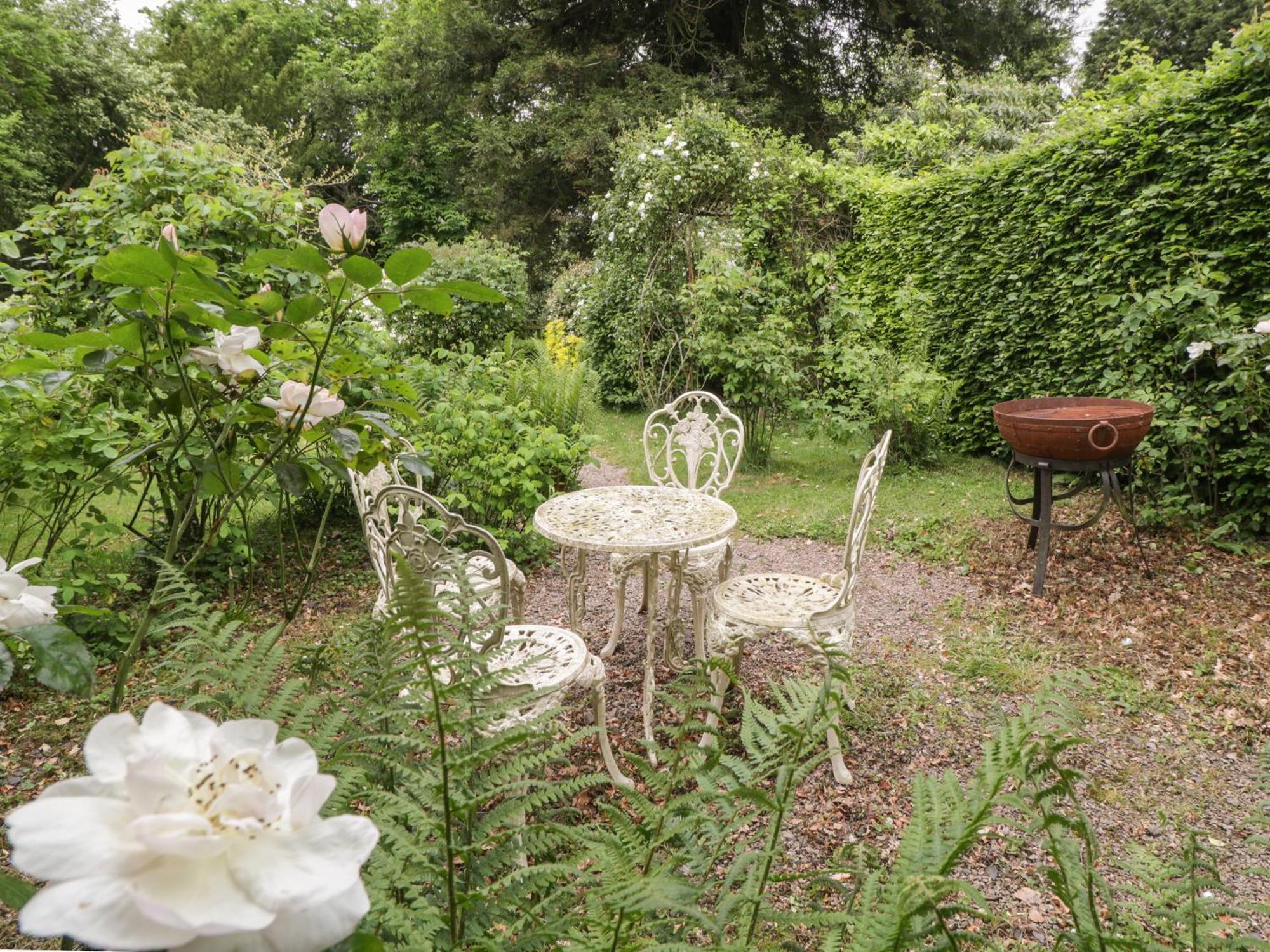 Woodlands Cottage Leominster Bagian luar foto
