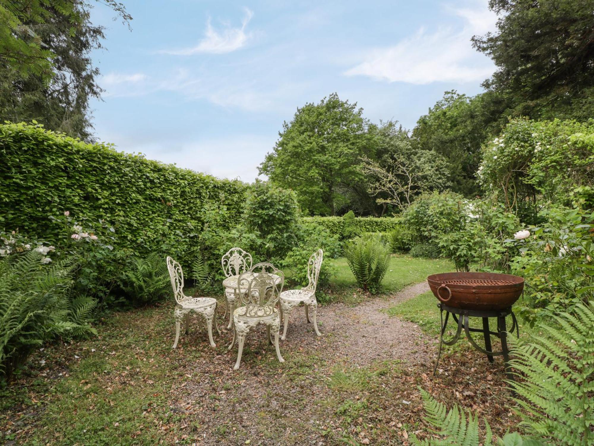 Woodlands Cottage Leominster Bagian luar foto
